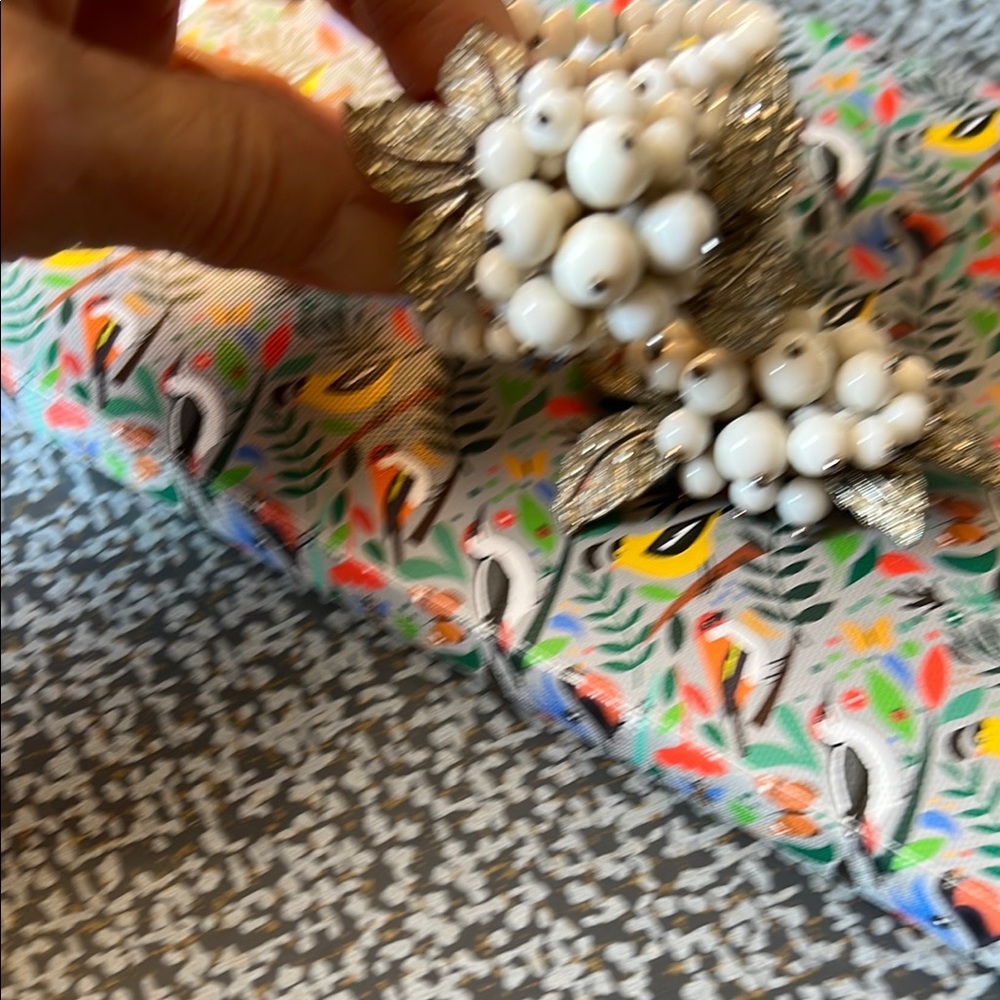 Mariam Haskell (?) white glass and studded unsigned bracelet and brooch - Picture 3 of 16